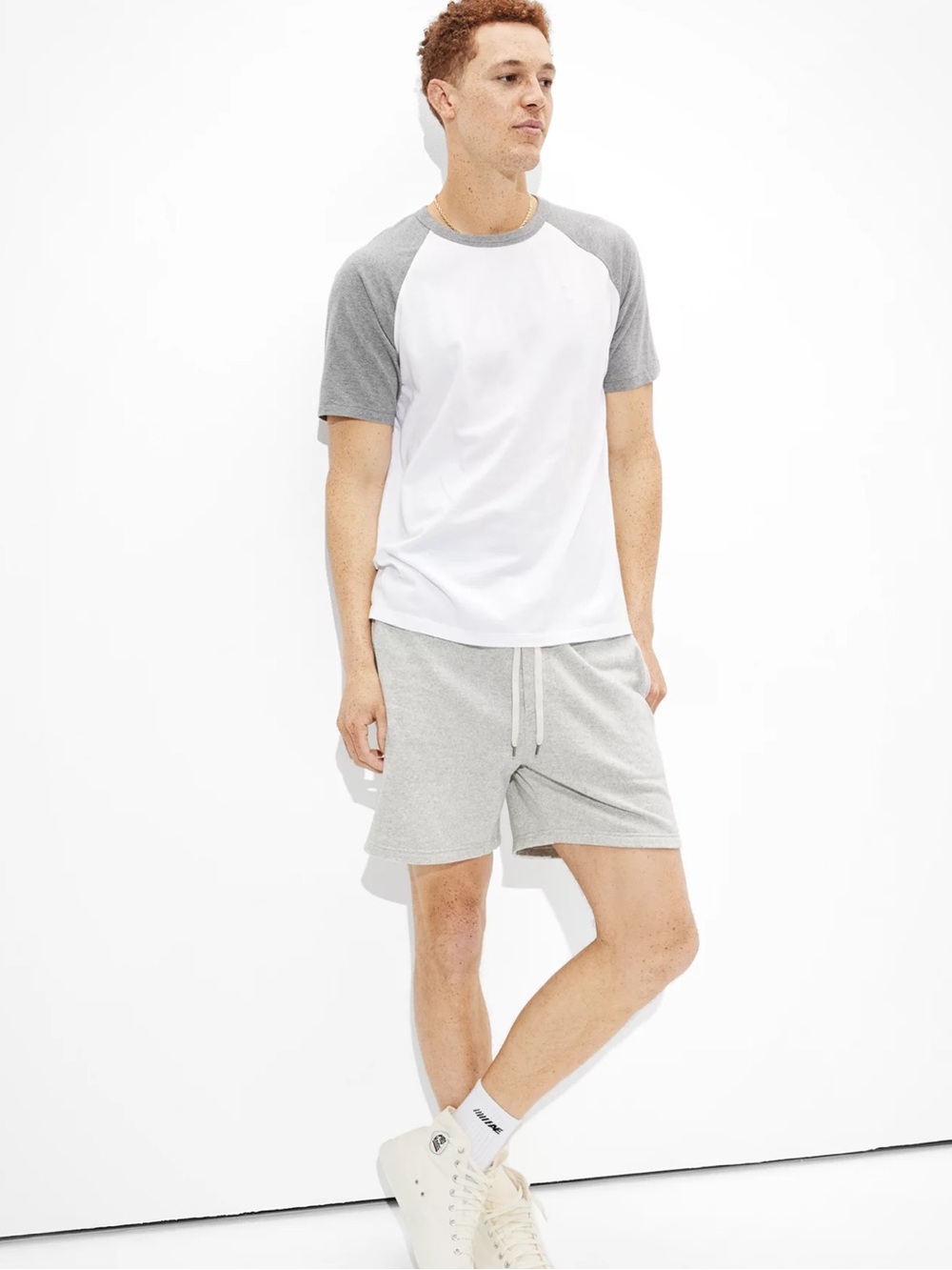 American Eagle Mens Super Soft Standard Fit Raglan Baseball T Shirt